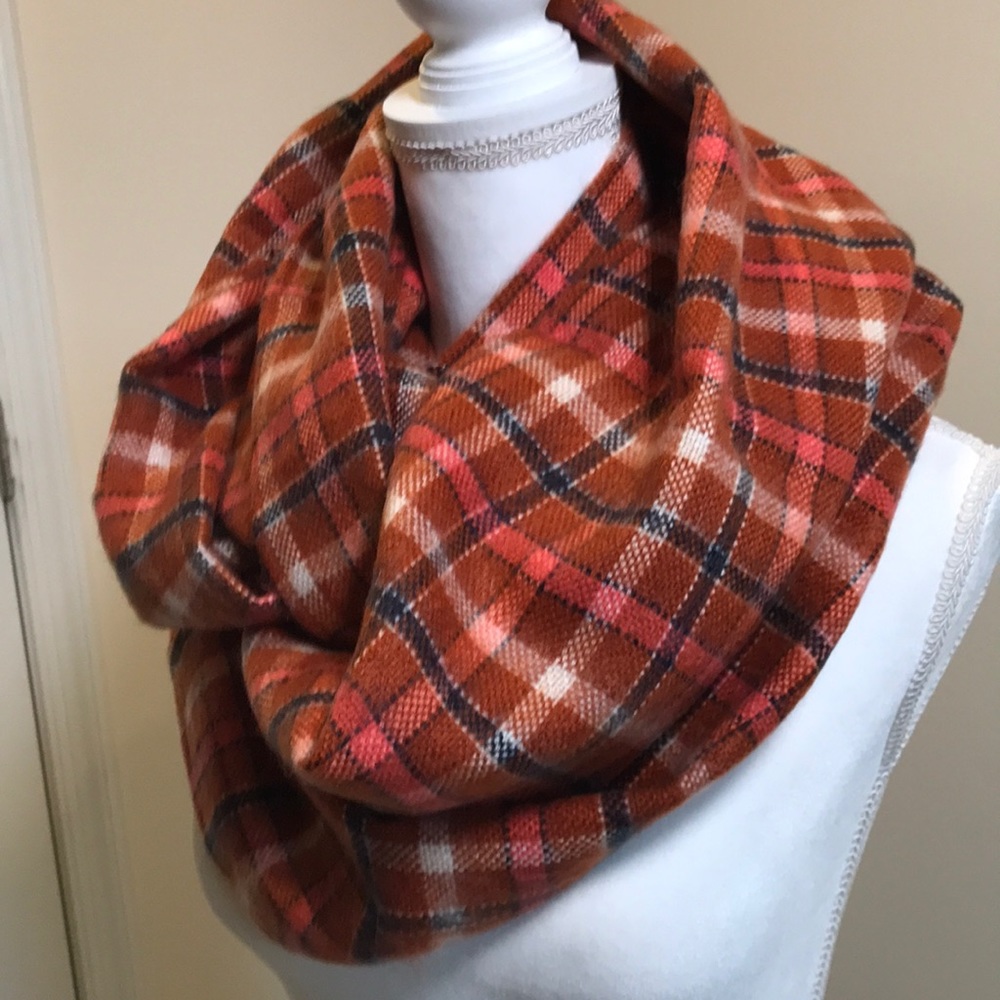 🆕  Great for Fall 🍂🍁                             Multi-colored Infinity Scarf
